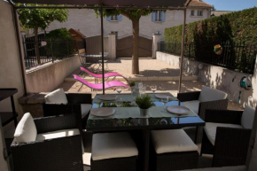 Maison tendance avec jardin, centre village, Alpilles, familles